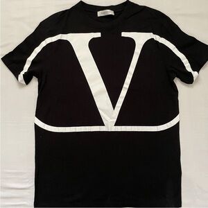 Valentino T-shirt Men Big V Logo Graphic Print Black LARGE  Designer Auth NWOT